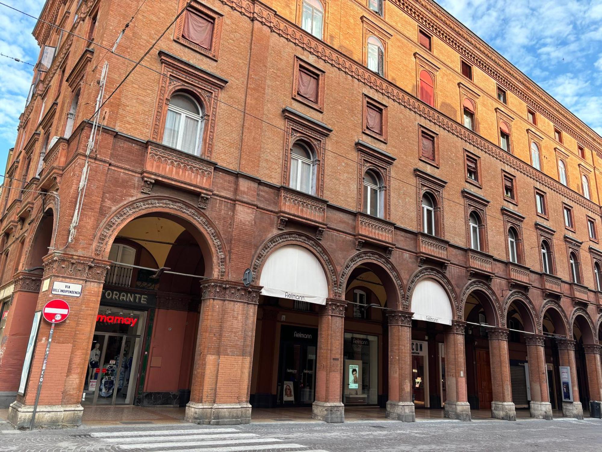 Indipendenza 24 Acomodação com café da manhã Bolonha Exterior foto